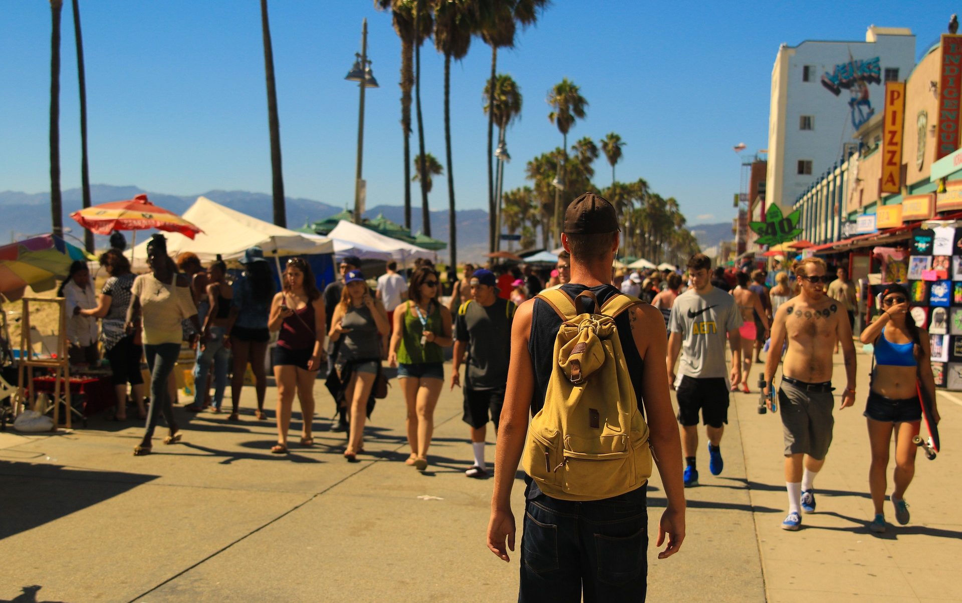 crowd-of-people-1209671_1920-edited.jpg